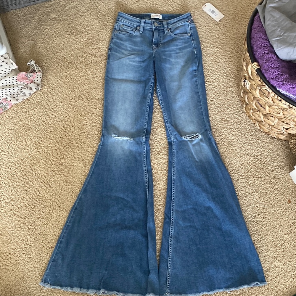 Shyanne Bel bottom jeans. Never worn. Excellent condition. Still has tags on